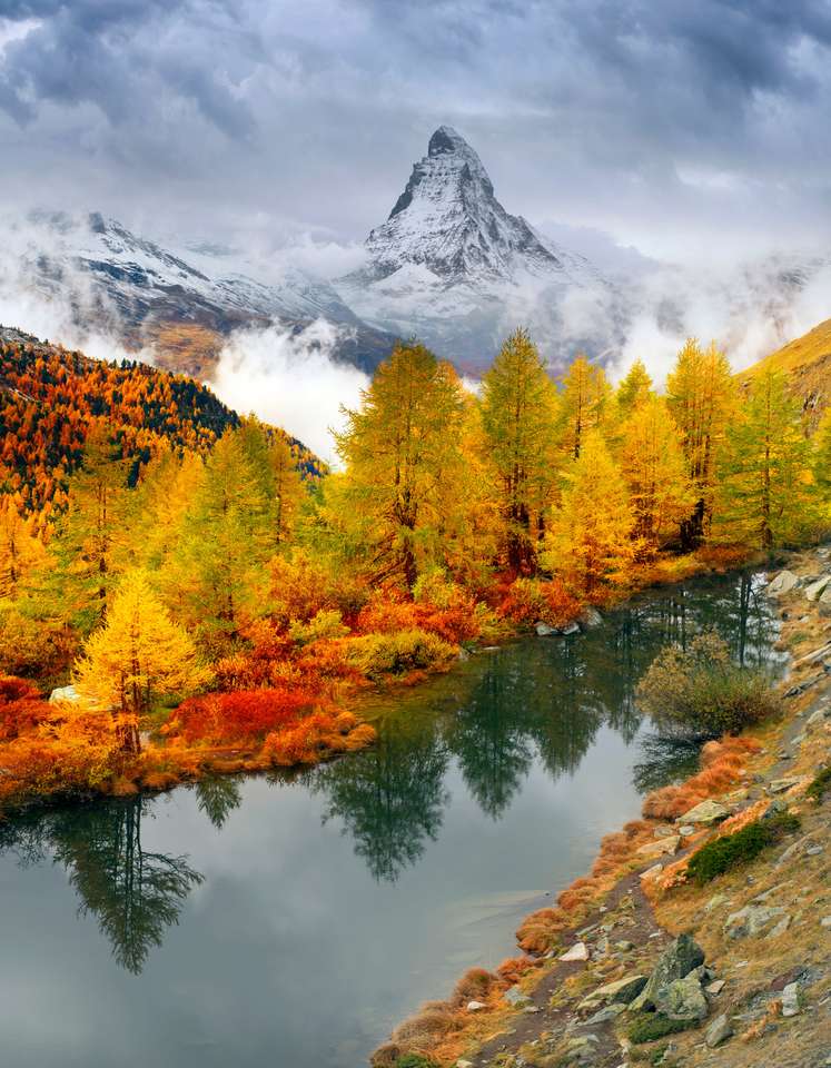 Matterhorn, naprzeciwko jeziora Grindjisee puzzle online