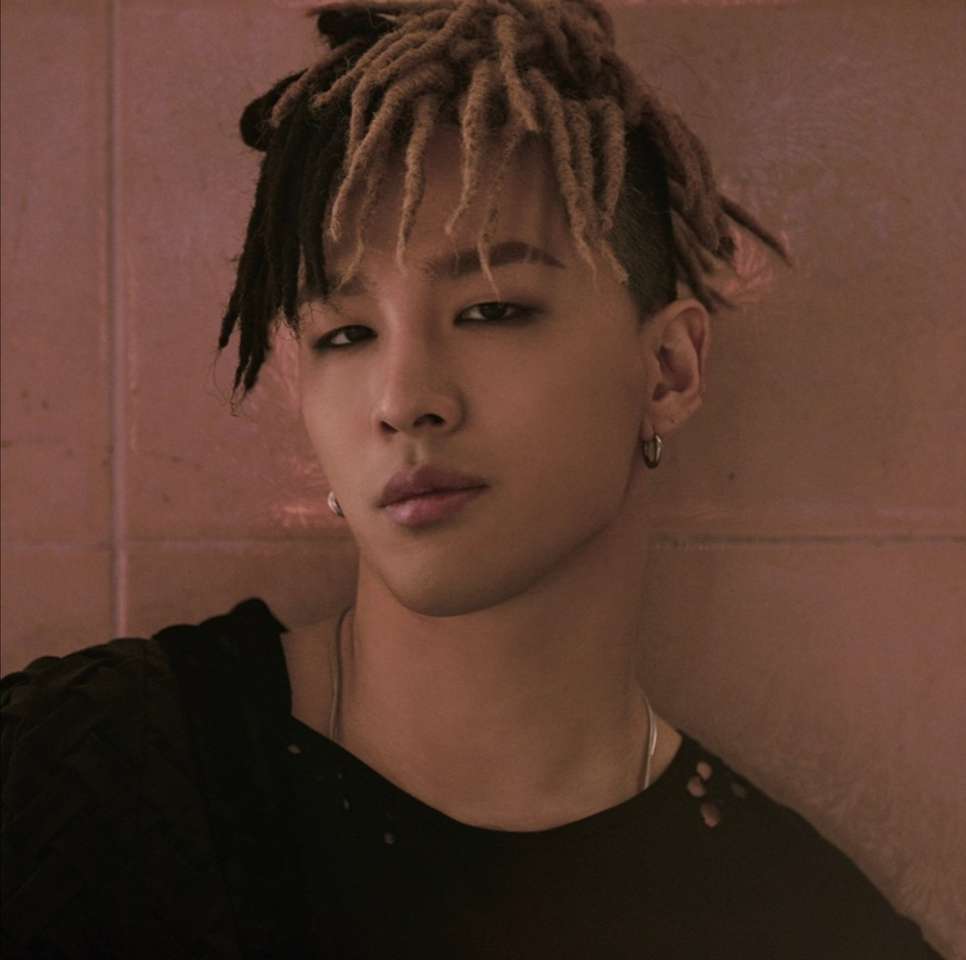 DONG YOUNG BAE - TAEYANG puzzle online