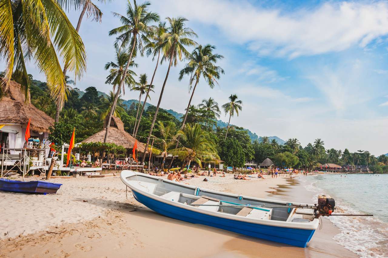 piękna tropikalna plaża w Tajlandii puzzle online