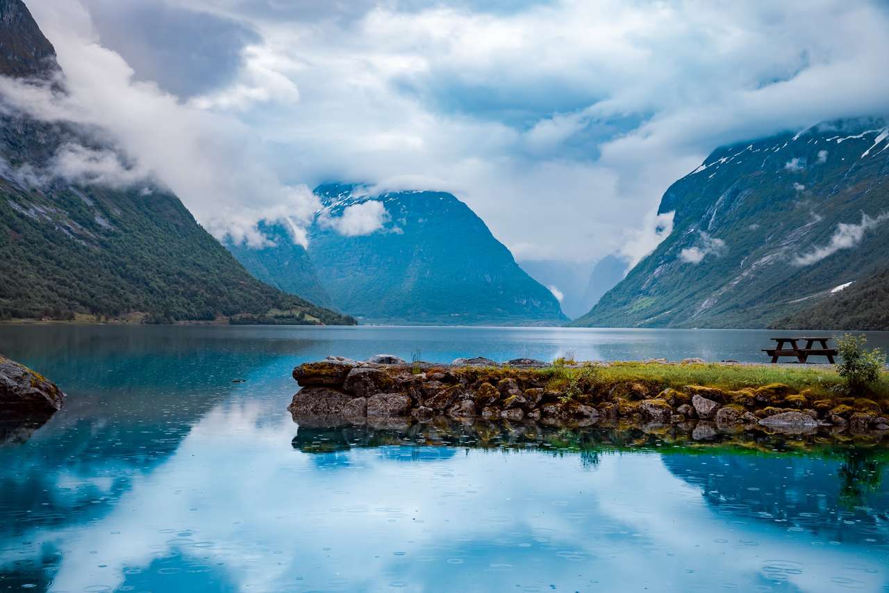 Norwegia naturalny krajobraz.lovatnet jezioro puzzle online