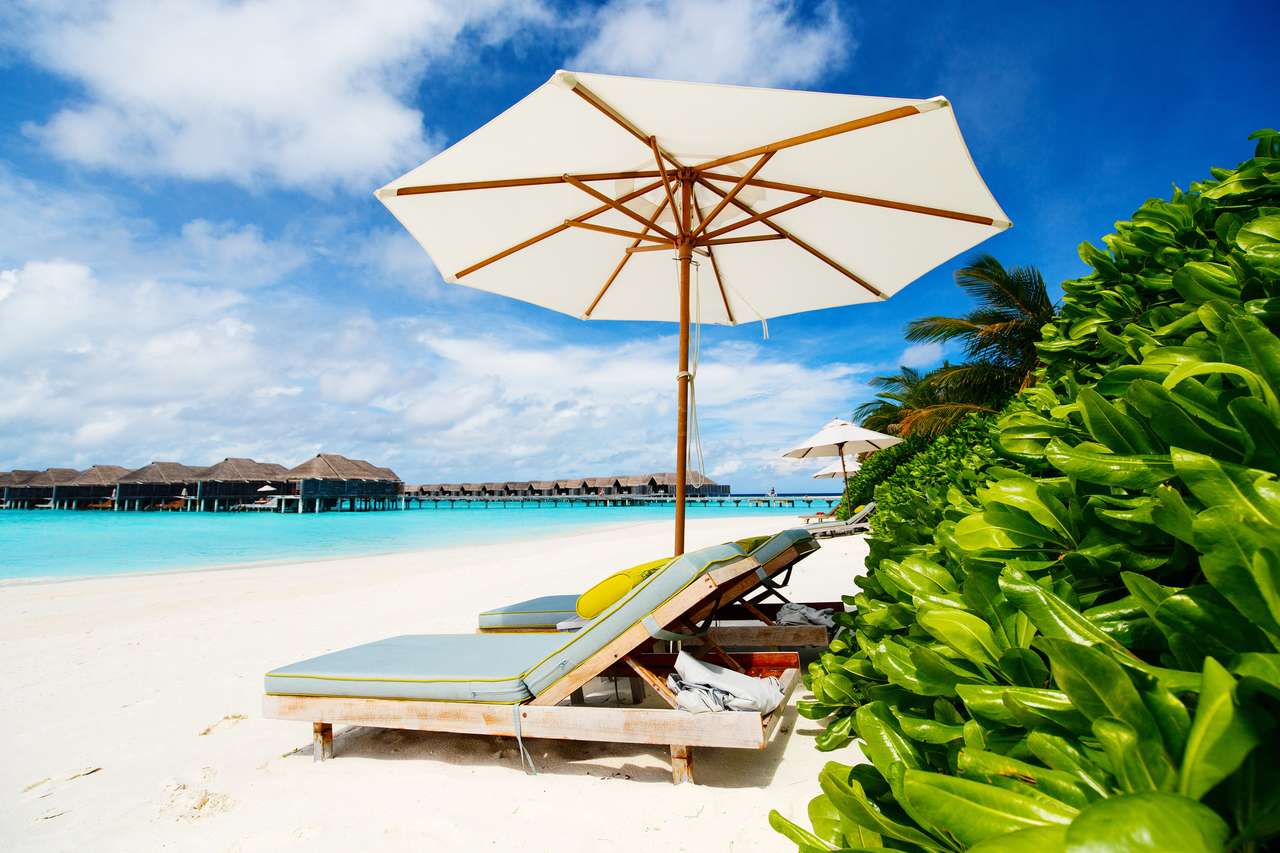 Tropikalna plaża na Malediwach puzzle online