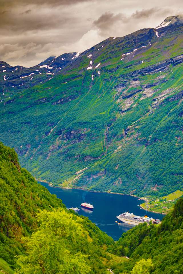 Fiord Geirangerfjord, Norwegia puzzle online