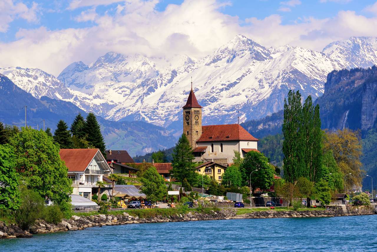 Miasto Brienz nad jeziorem Brienz przy Interlaken puzzle online