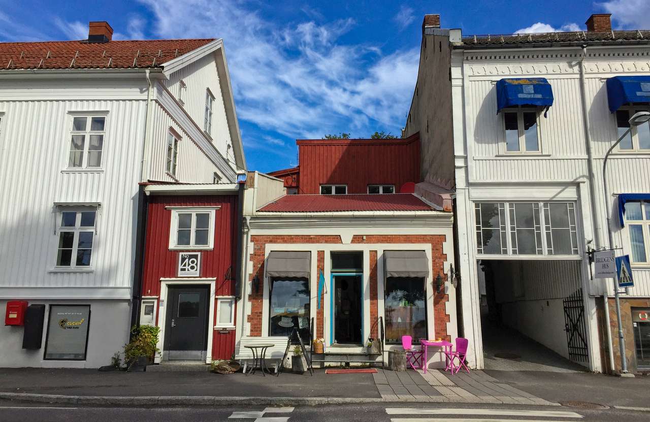 Biuro turystyczne w Larvik, Norwegia puzzle online