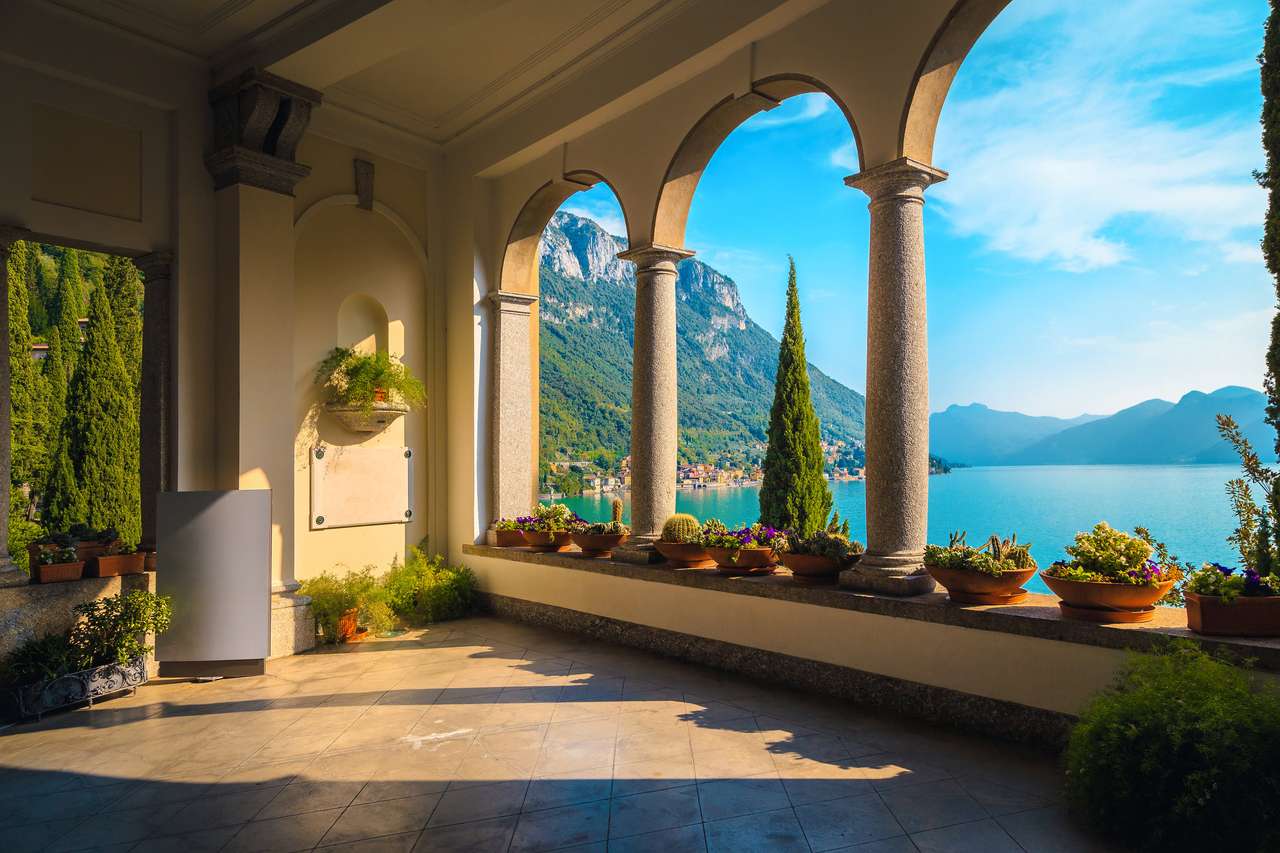 jezioro Como i góry, Varenna puzzle online