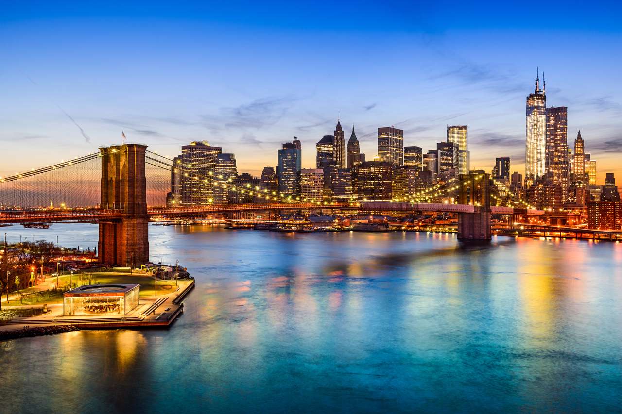 New York City, USA skyline nad East River i Brooklyn Bridge. puzzle online