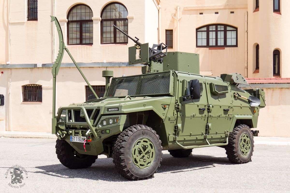 Pojazd wojskowy w Madrycie puzzle online