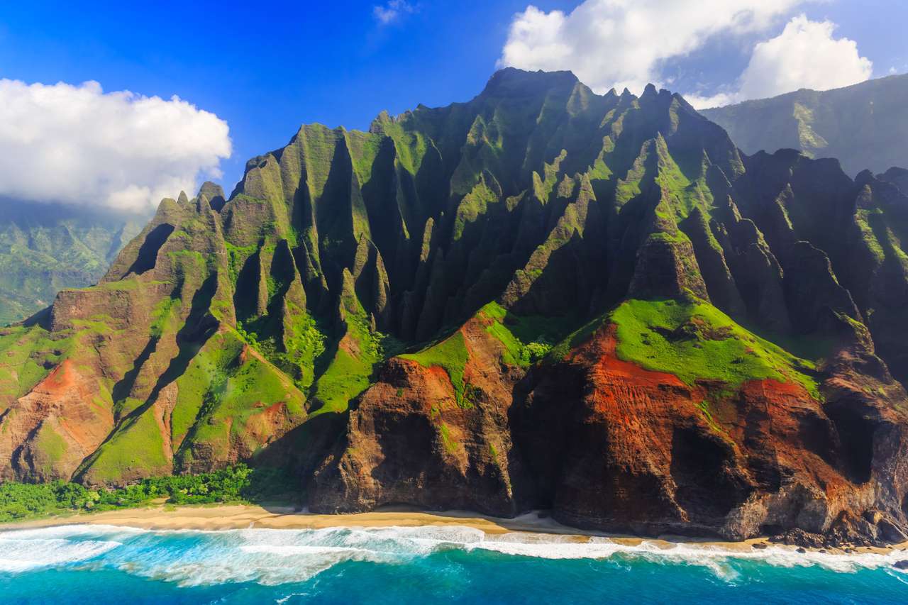 Widok z lotu ptaka na spektakularne wybrzeże Na Pali, Kauai, Hawaje puzzle online
