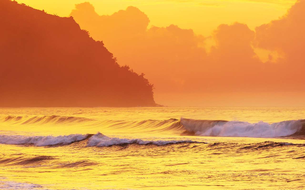 Niesamowita hawajska plaża o fantastycznym zachodzie słońca? puzzle online