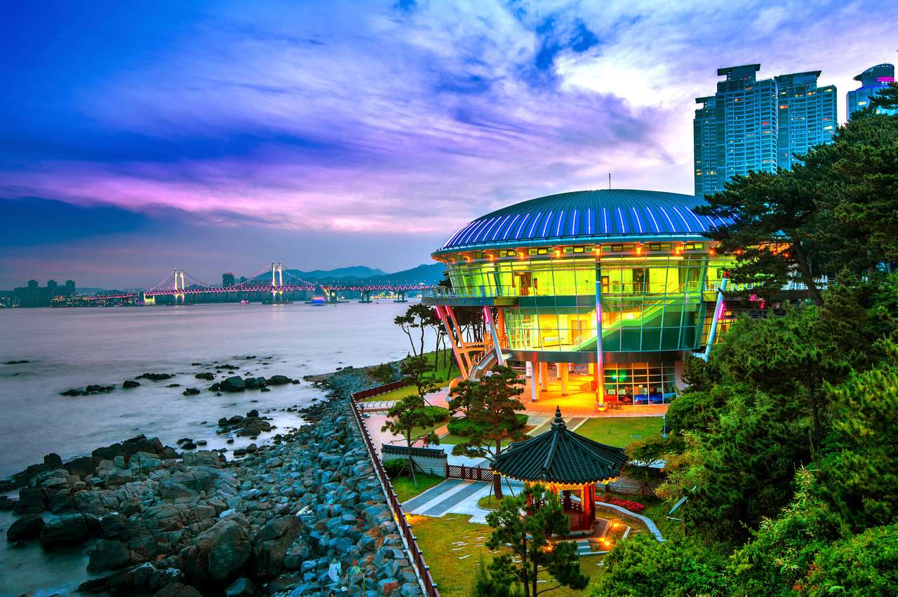 Wyspa Dongbaek, Korea Południowa puzzle online