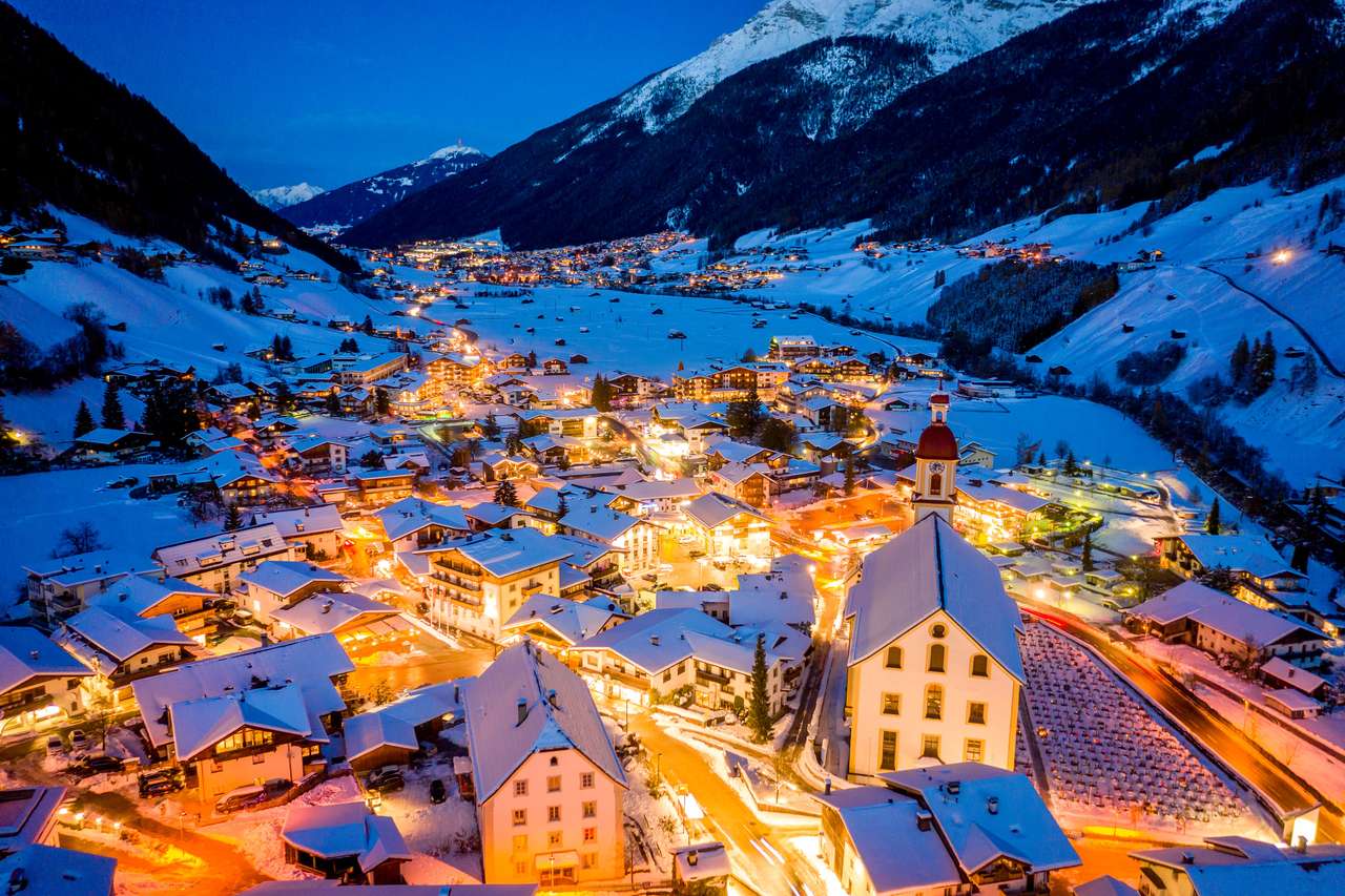 Austriackie miasto Neustift, Tyrol puzzle online