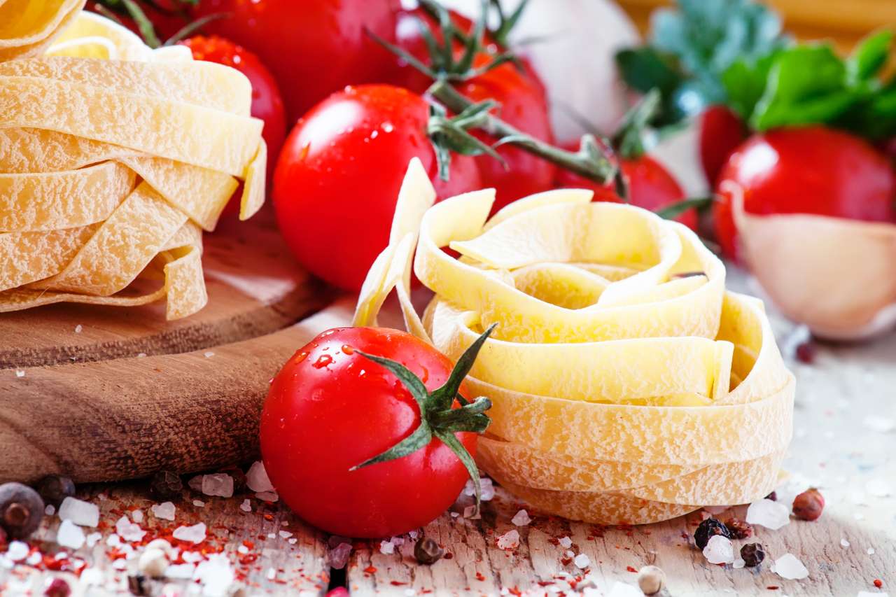 Tagliatelle i pomidory puzzle online