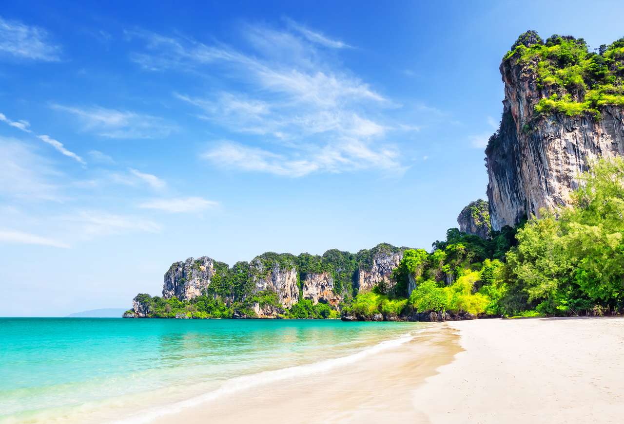 Plaża Railay w prowincji Krabi, Tajlandia puzzle online