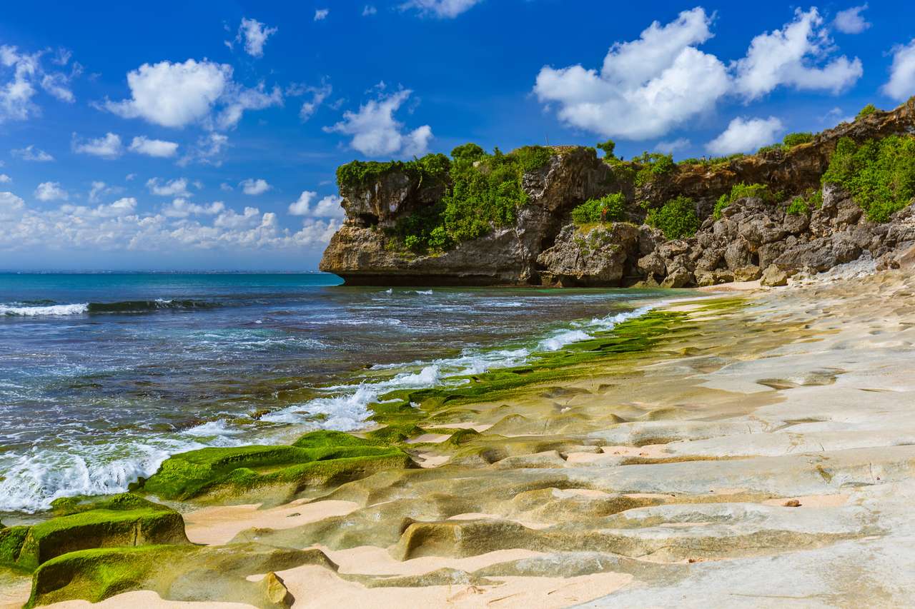 Plaża Balangan na Bali w Indonezji puzzle online