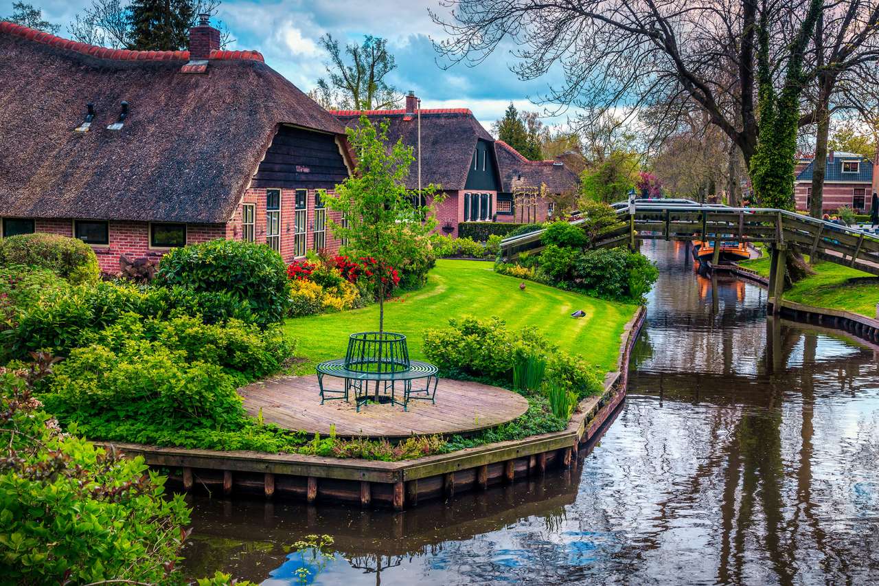 Село с традиционни холандски къщи пъзел