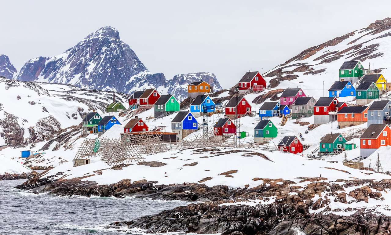 Wieś Kangamiut na Grenlandii puzzle online