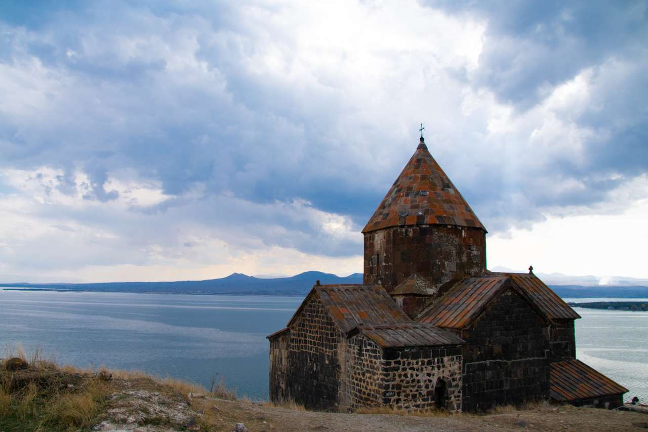Starożytny kompleks klasztorny Sevanavank w Armenii puzzle online