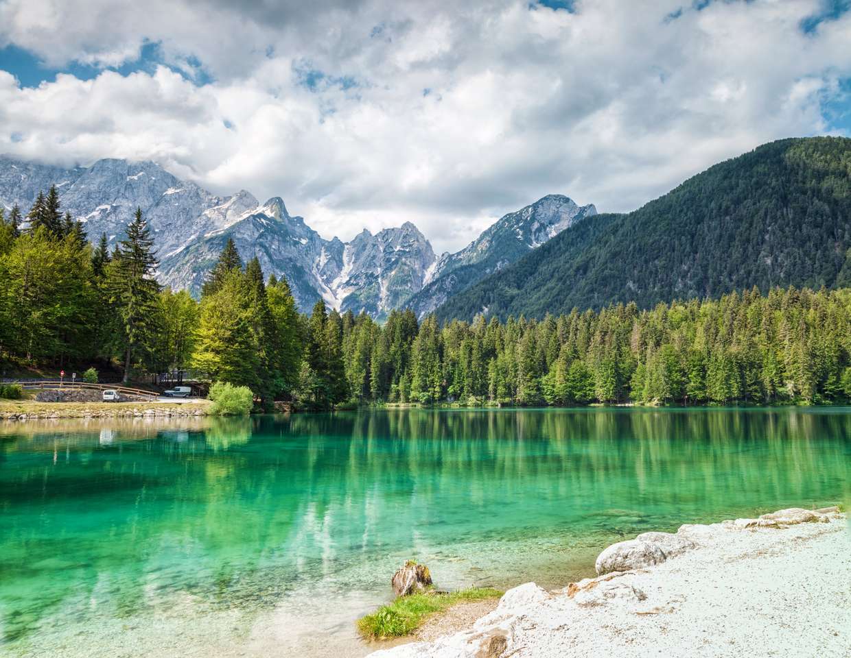 Jezioro Fusine we włoskich Alpach puzzle online