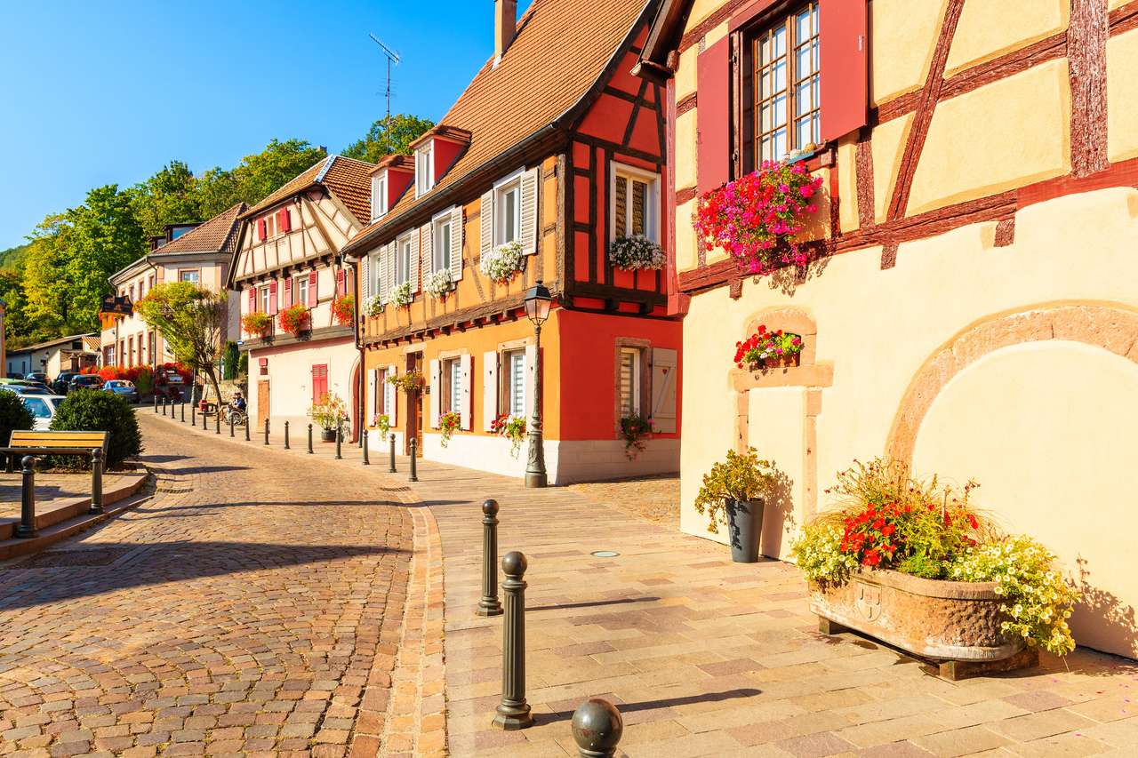 kolorowe domy w malowniczej wiosce Ribeauville puzzle online