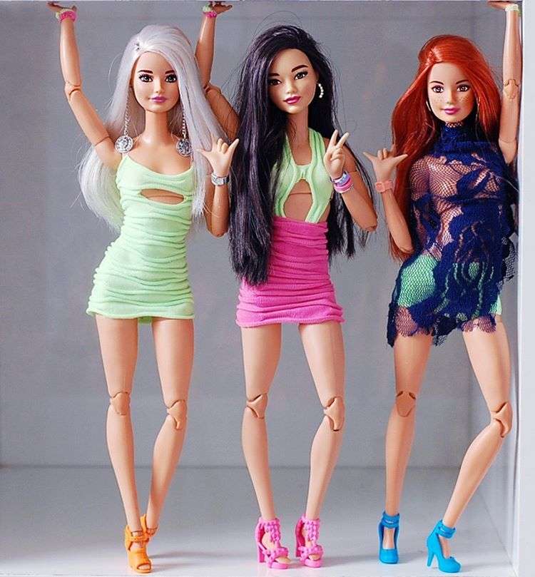 Barbie przyjaciele puzzle online