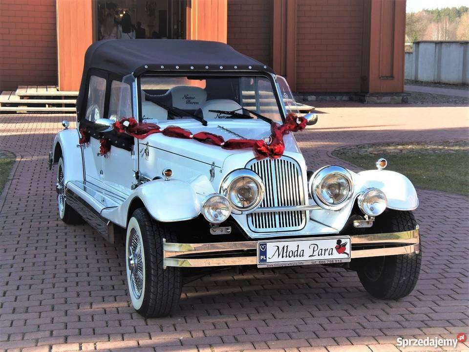 Białe auto zabytkowe do ślubu puzzle online