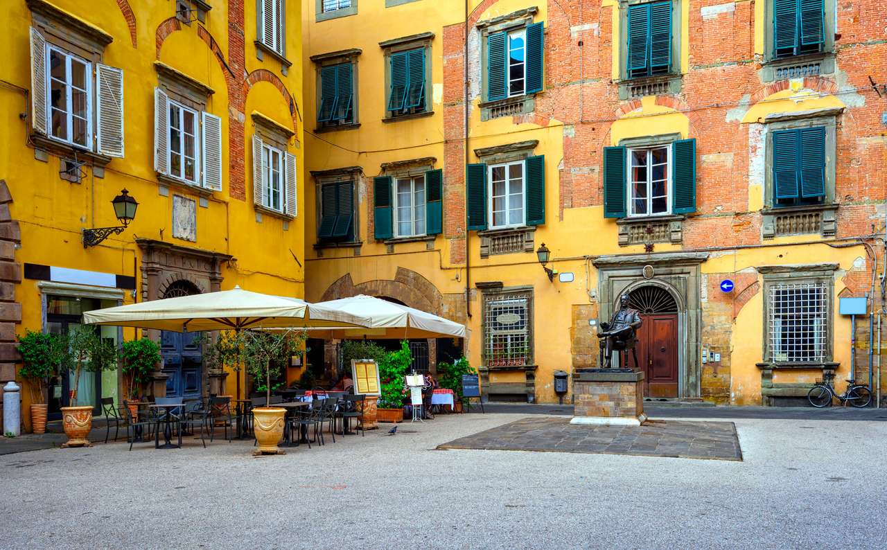 Ulica w Lucca, Włochy puzzle online