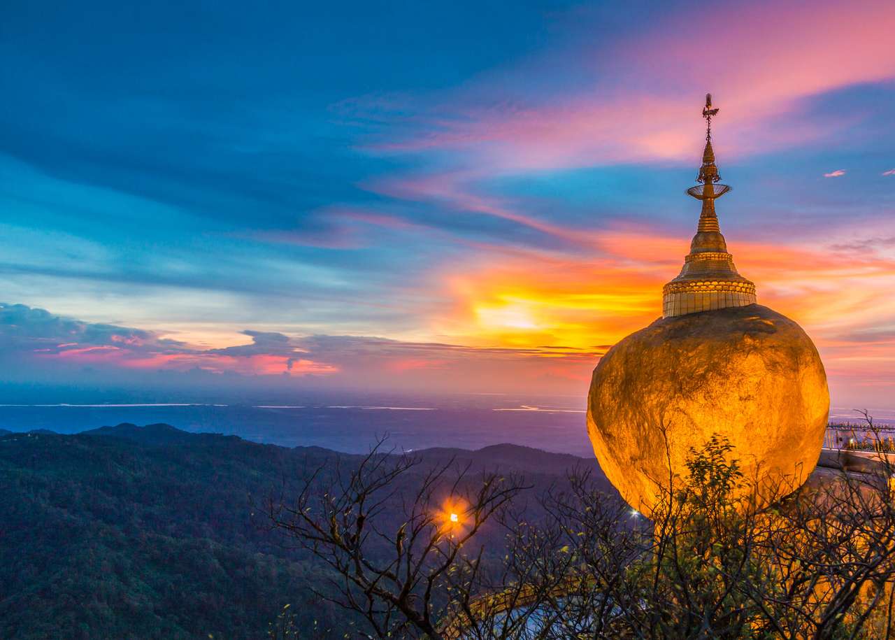 Złota skała, Birma. puzzle online