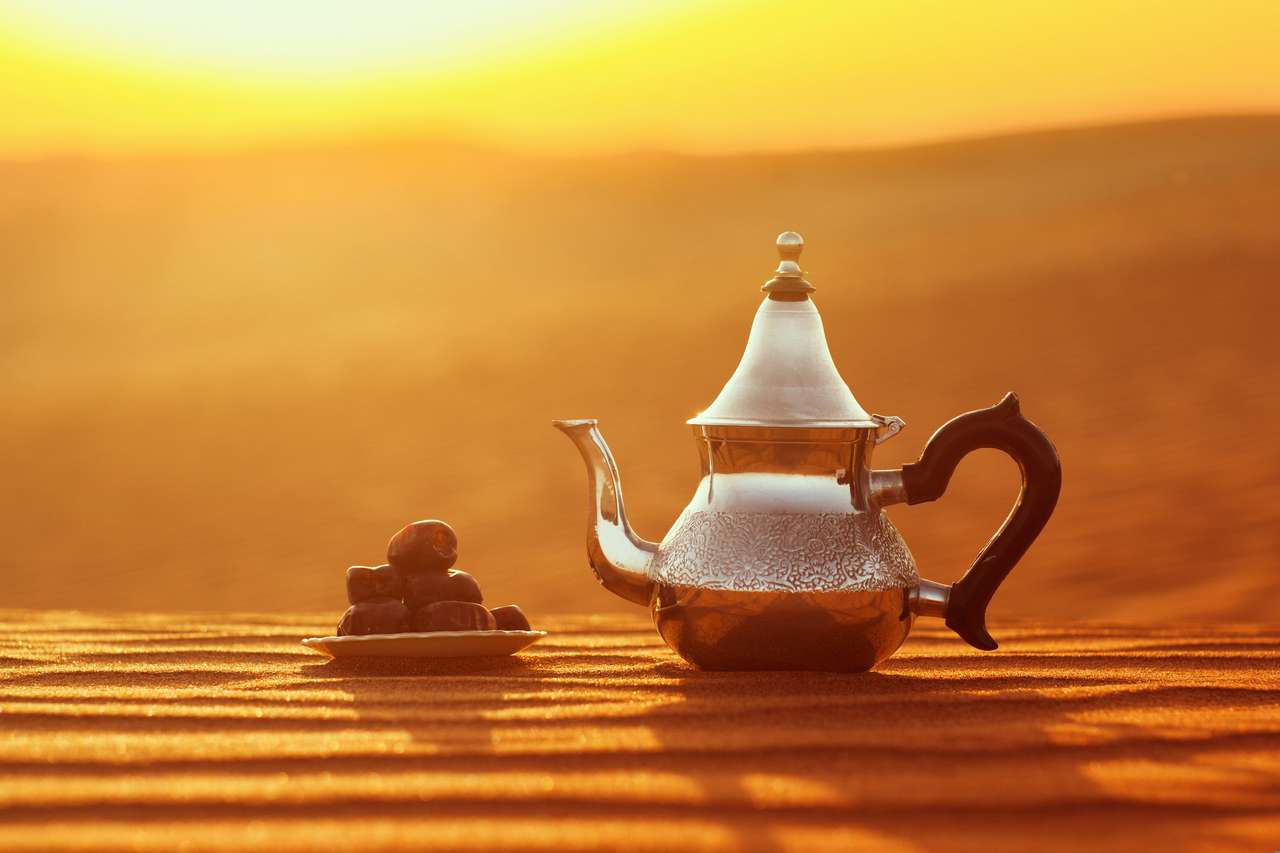 Arabski czajniczek i daktyle puzzle online