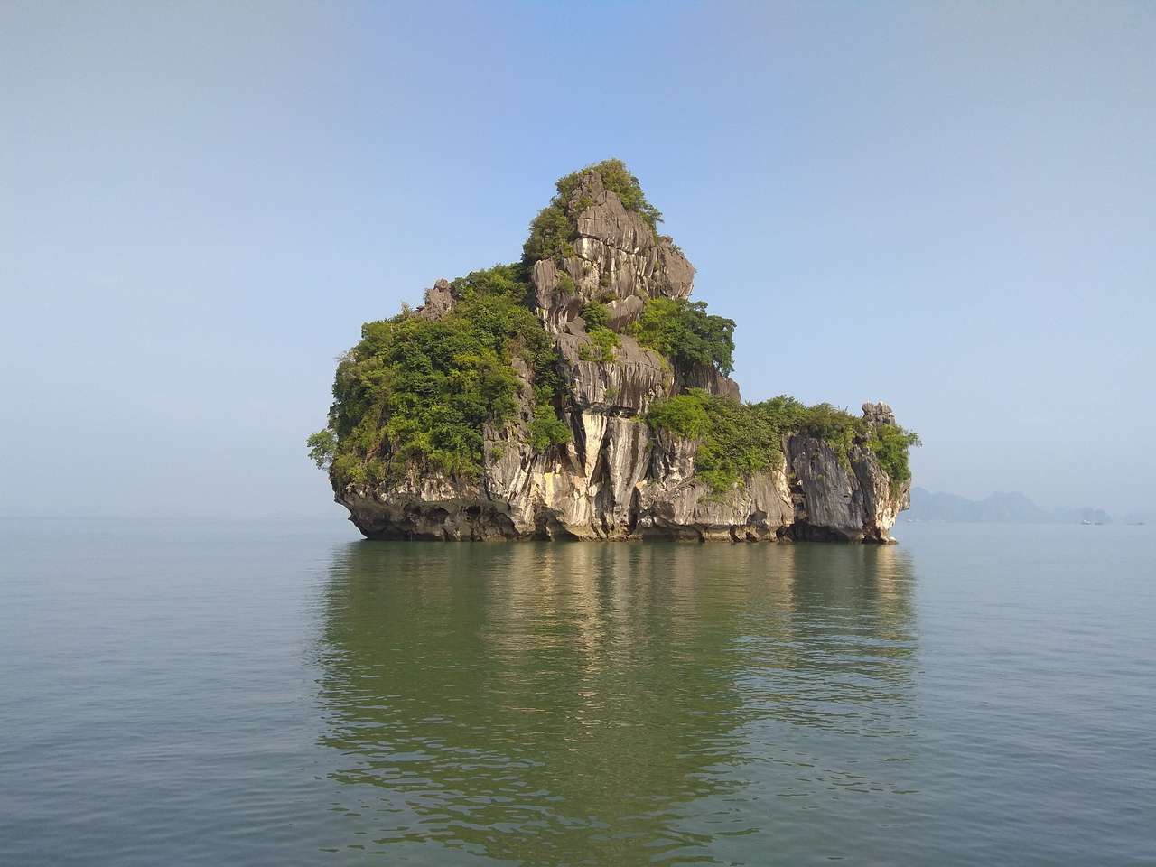 Samotna wyspa puzzle online