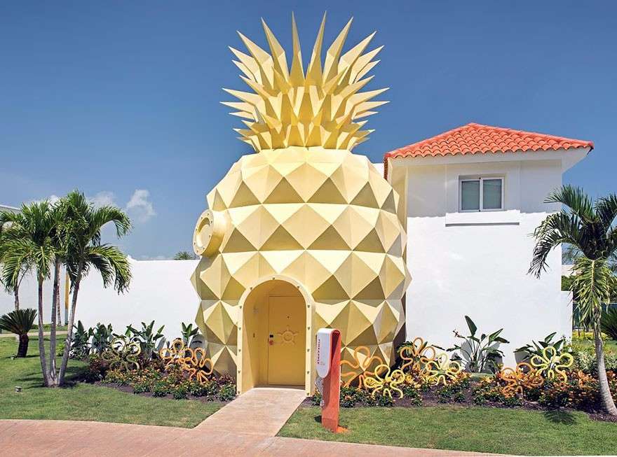 Hotel w kształcie ananasa na Dominikanie puzzle online