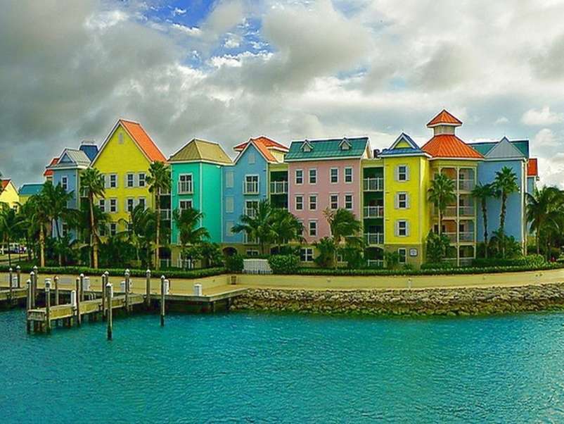 Karaibskie apartamenty nad brzegiem jeziora puzzle online
