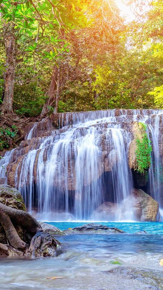 Wodospad Erawan w Tajlandii puzzle online