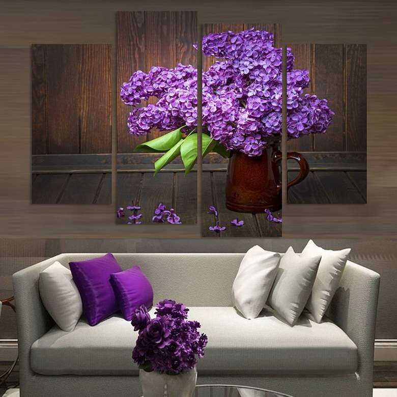salon z fioletowym obrazem i białą sofą puzzle online