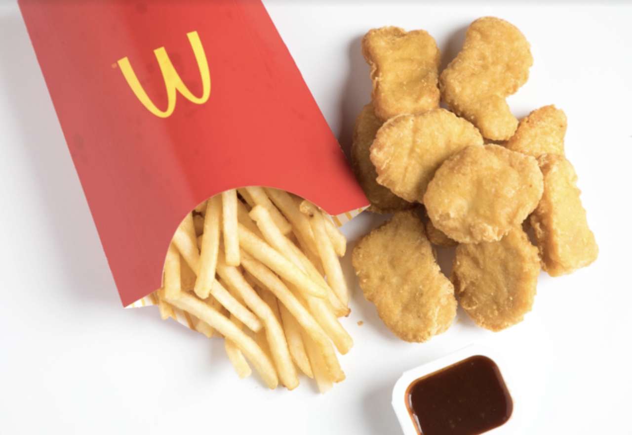 Nuggetsy i frytki McDonald's puzzle online