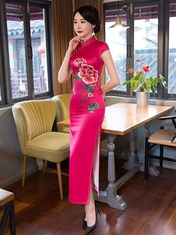 Dama w chińskiej sukience Cheongsam nr 4 puzzle online