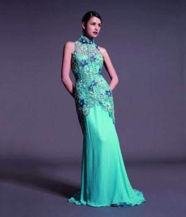 Dama w modnej sukience Szanghaj Chiny #19 puzzle online