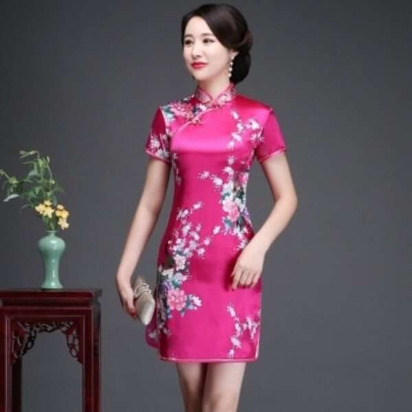 Dama w chińskiej sukience Cheongsam #24 puzzle online