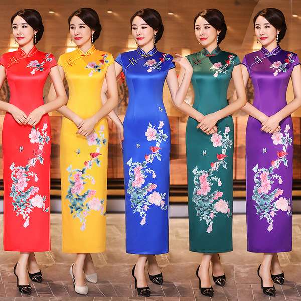 Panie w chińskich sukienkach w stylu Cheongsam #25 puzzle online