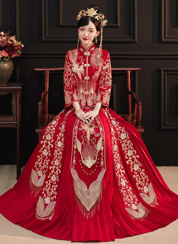 Dama w tradycyjnej sukni ślubnej Cheongsam#26 puzzle online