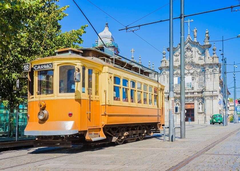 Tramwaj w mieście Porto puzzle online