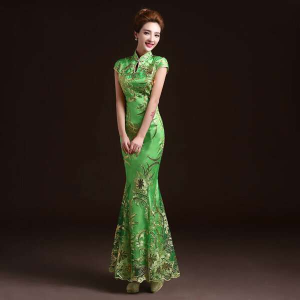 Dama w modnej sukience Cheongsam #29 puzzle online
