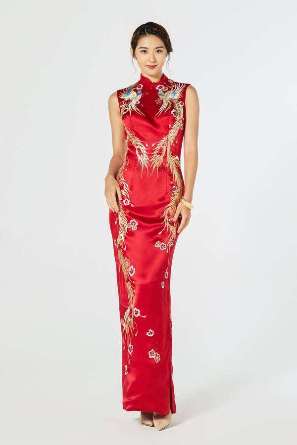 Dama z chińską sukienką Qipao #36 puzzle online