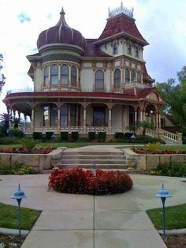 Dom w stylu wiktoriańskim w Redlands CA USA #117 puzzle online