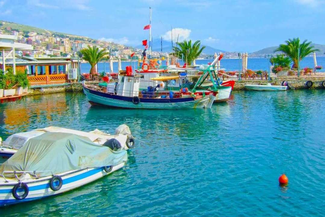 Saranda miasteczko w Albani. Morze Jońskie puzzle online