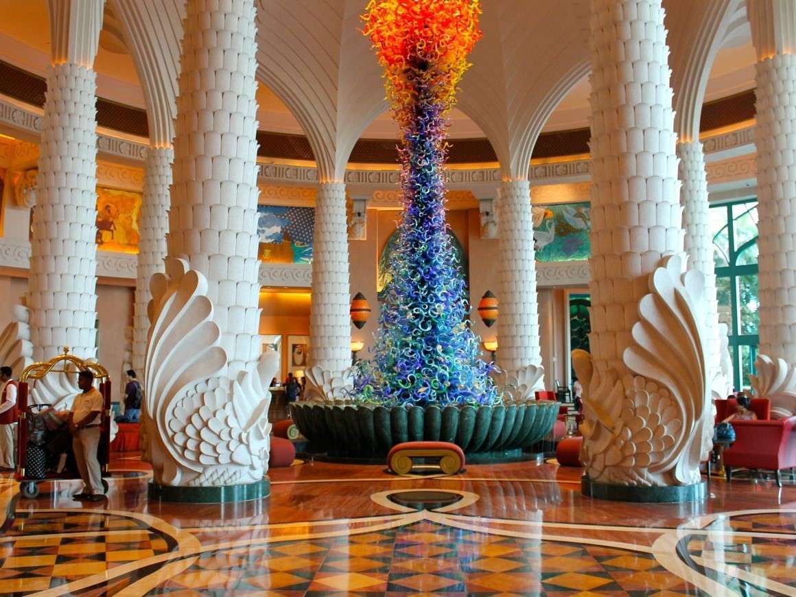 Hol w luksusowym hotelu w Dubaju puzzle online