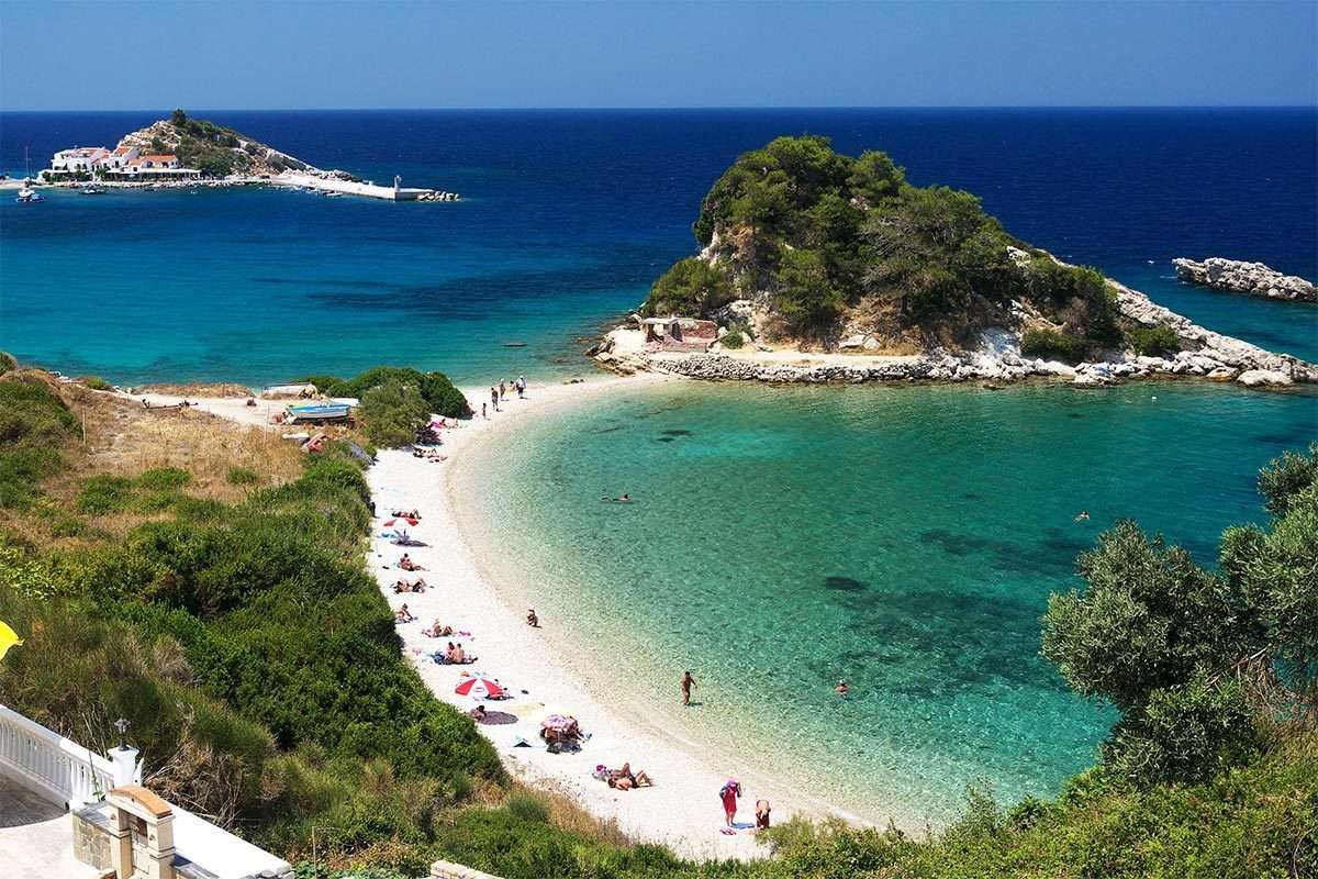 Cudowna plaża na Samos puzzle online