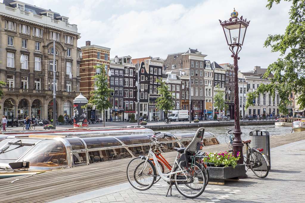 Kamienice w Amsterdamie puzzle online