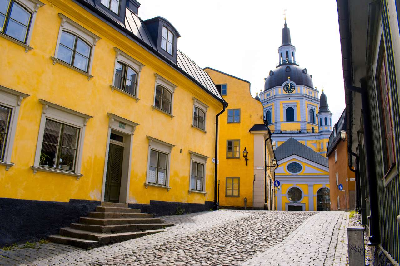 żółty budynek na starym mieście, Sztokholm puzzle online