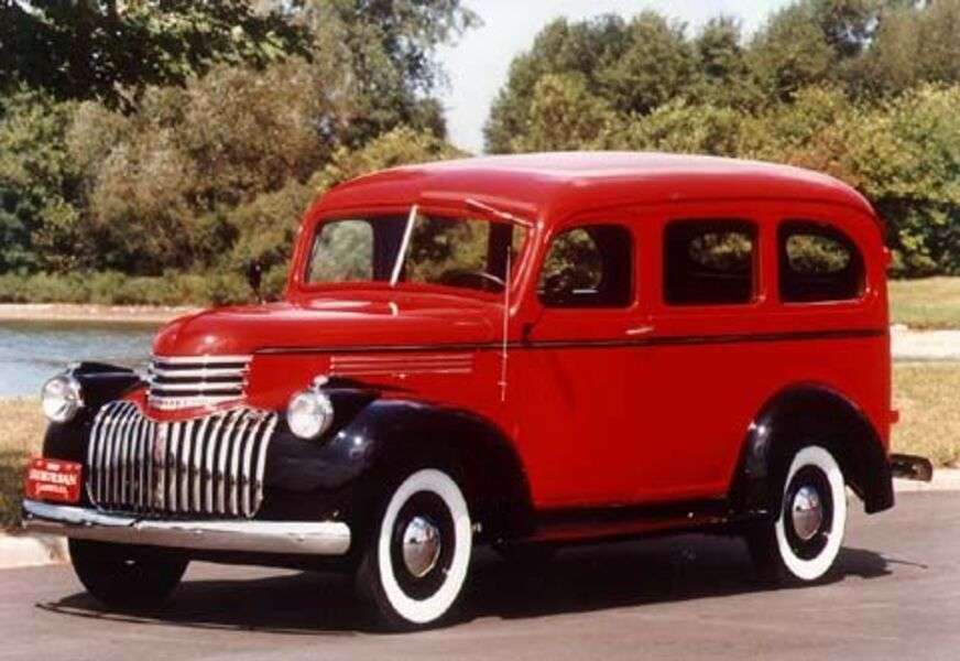 Samochód Chevy Suburban Rok 1946 puzzle online