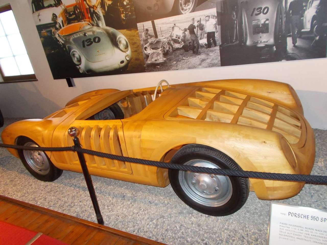 Samochód wyścigowy Cisitalia z drewnianą ramą Porsche puzzle online